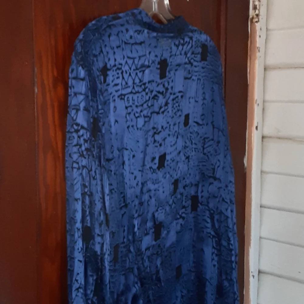 Chicos rayon and silk blouse long sleeved sz 4 pit 20 inches - Picture 5 of 5
